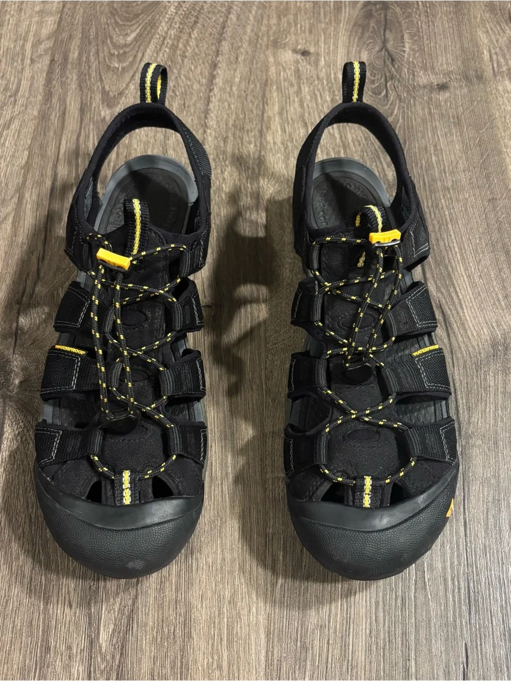 Keen black yellow